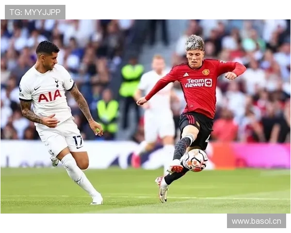 曼联更衣室矛盾问题再度显现，对球队下半程稳定性形成潜在考验